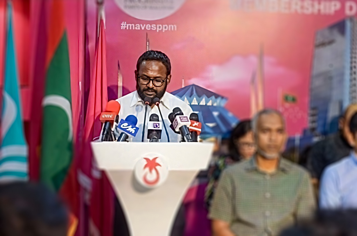 ހުވާކުރުމަށް ވަގުތު ކުޑަތަންވެފައި ވަނިކޮށް ނަން އަނބުރާ ގެންދަން ޝަހީދު ހުށަހަޅައިފި