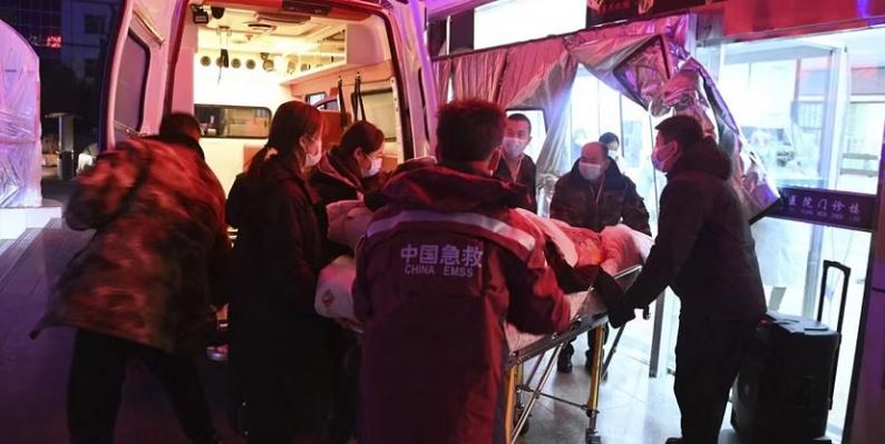 ޗައިނާއަށް އައި ބިންހެލުމެއްގައި 111 މީހުން މަރުވެއްޖެ