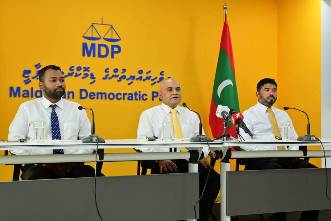 ޔުމްނު ވެއްޓުނު ހާދިސާ: މިނިސްޓަރު އަމީން ސަސްޕެންޑްކުރަން އެމްޑީޕީން ގޮވާލައިފި