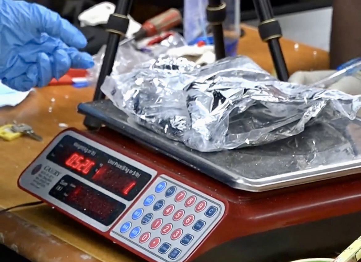 18 ކިލޯ މަސްތުވާތަކެއްޗާ ހަވާލުވާން ދިޔަ ބިދޭސީ މީހާ ހައްޔަރު ކޮށްފި