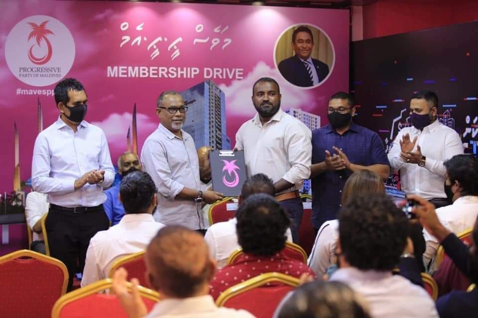 ފަޒްލީންގެ ކުއްލި ވަކިވުން: އާއިލާ އަށް ޝޮކެއް؛ ހޯރަފުށްޓަށް ފުން ހިތާމައެއް