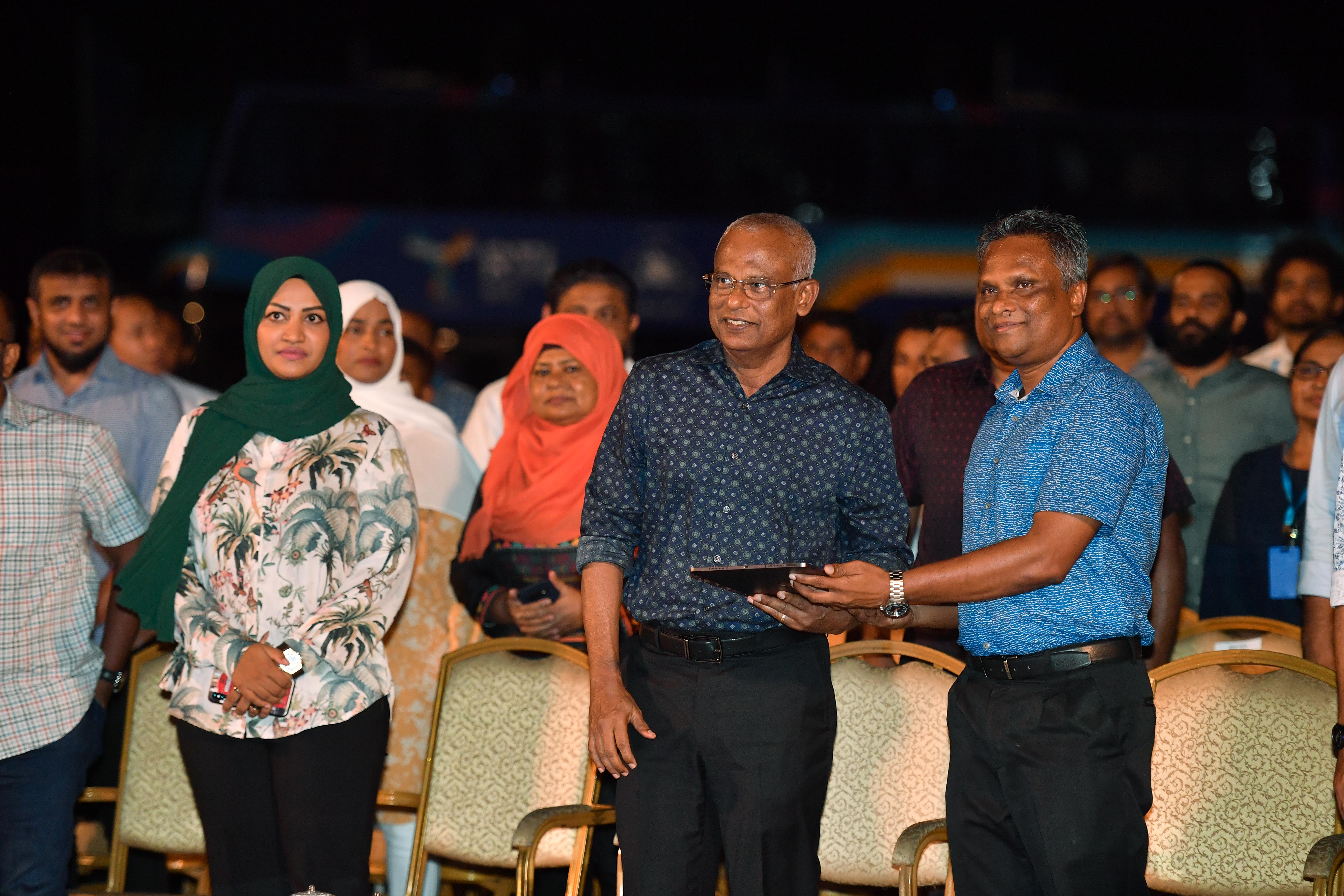 މިއަދަކީ ރައީސްގެ އިންގިލާބީ އާރުޓީއެލް ނިޒާމަށް އިތުރު ކާމިޔާބެއް ލިބުނު ދުވަހެއް؛ އާޒިމް