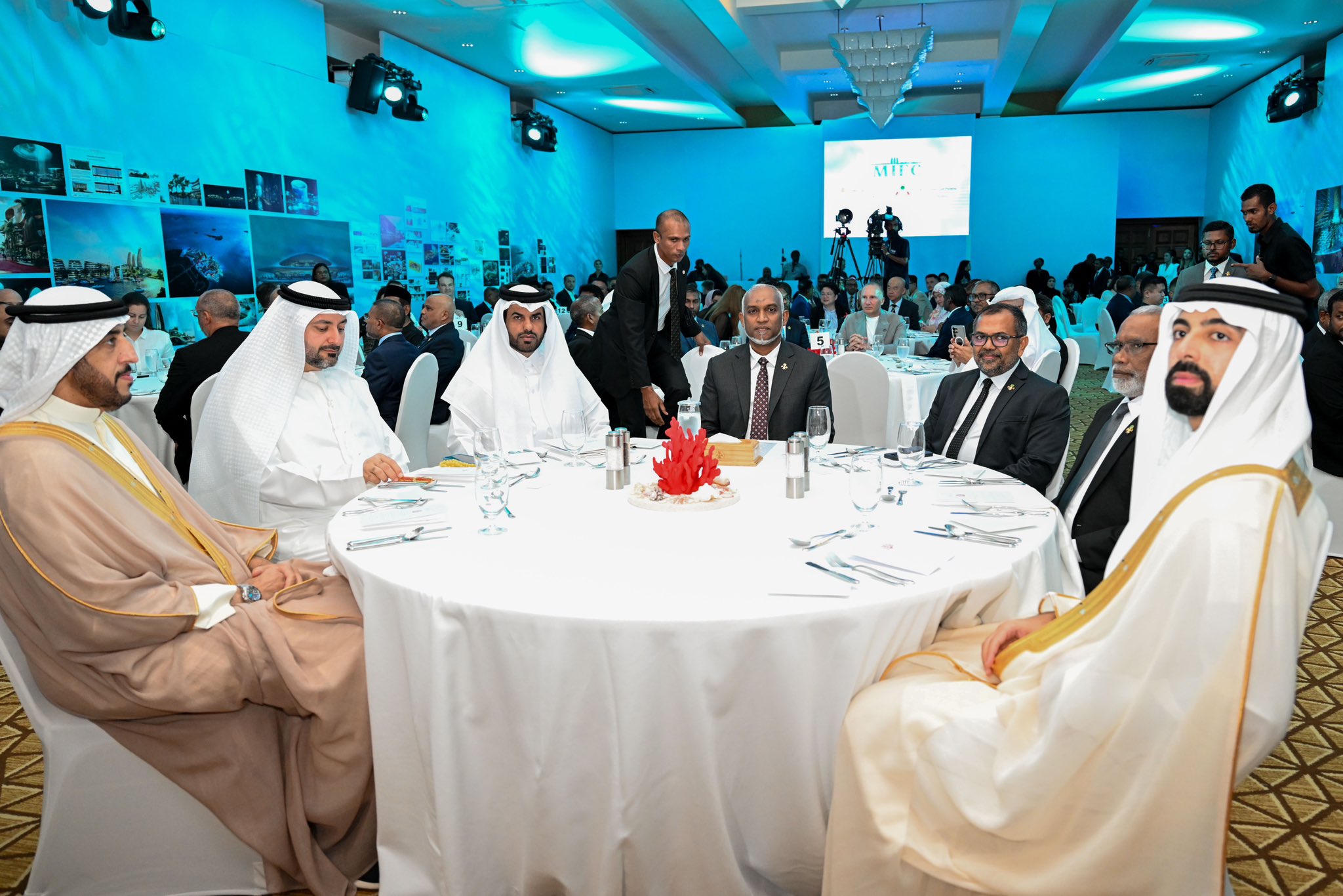 ގަތަރުގެ ޝާހީ އާއިލާއިން ރާއްޖޭގައި 8.8 ބިލިއަން ޑޮލަރުގެ މާލީ ސެންޓަރެއް ގާއިމުކުރަނީ