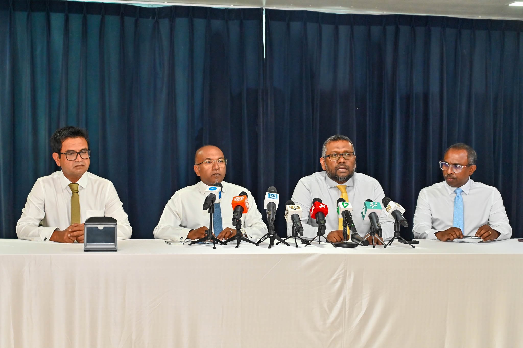 ސަރުކާރުން އިންޑިޔާ އާއި ދުރަށްދާތީ އެމްޑީޕީ އާއި ޑިމޮކްރެޓުން ކަންބޮޑުވެއްޖެ