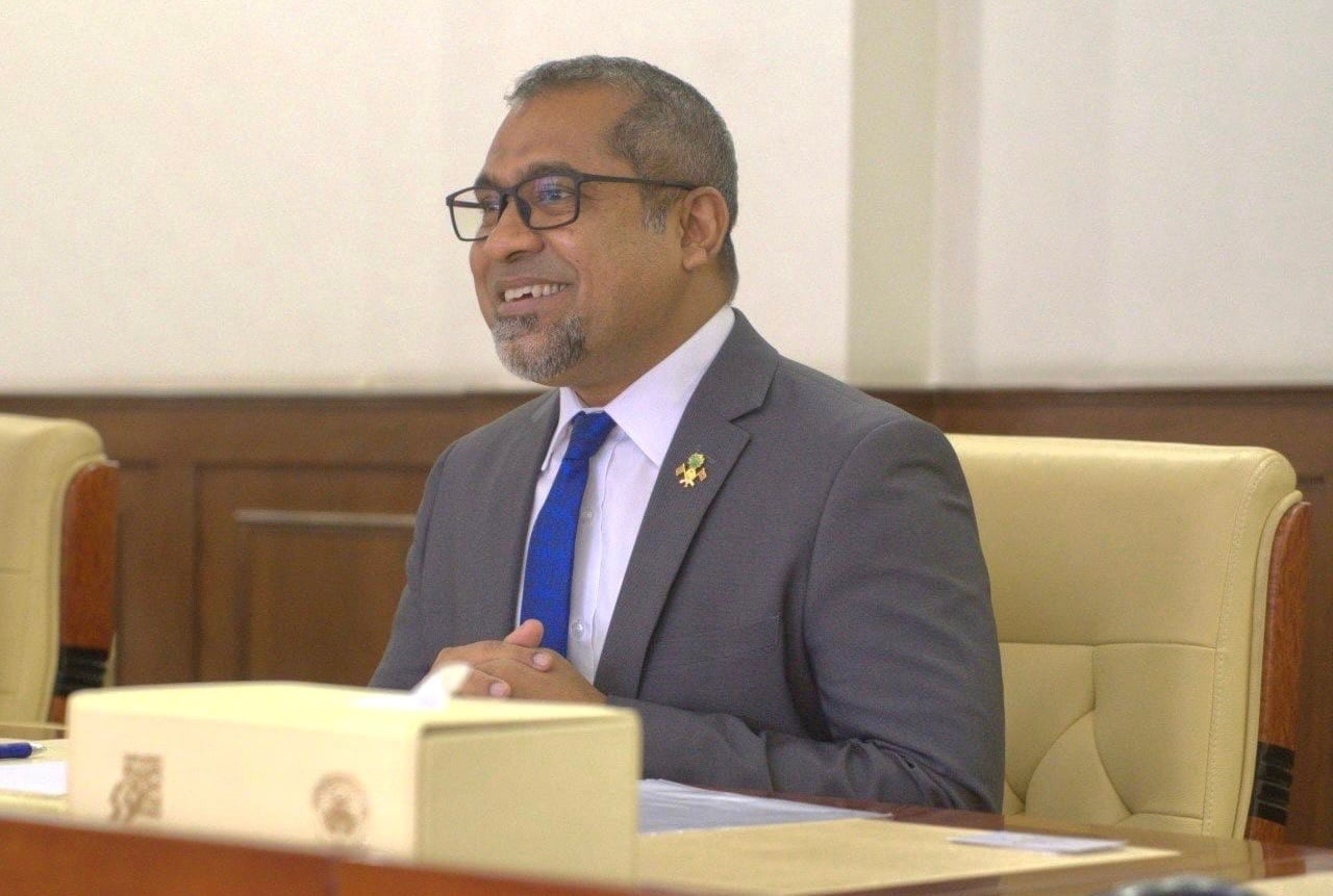 ސަރުކާރުން ޖުޑީޝަރީއަށް ނުފޫޒެއް ނުފޯރުވާ؛ ފަނޑިޔާރުން ވަކިކުރީ މަޖިލީހުން: ޑރ. ޚަލީލް