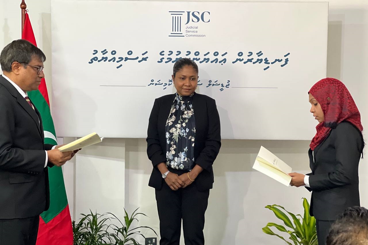 ފެމިލީ ކޯޓުގެ އިސް ޤާޟީކަމަށް ކުރިމަތިލުމުގެ ފުރުޞަތު ހުޅުވާލައިފި