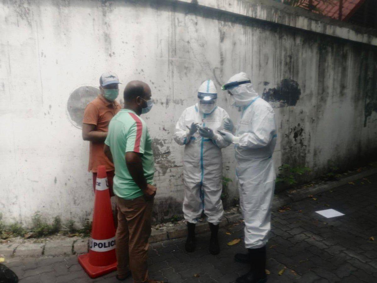 ޞިއްޙީ ޚިދުމަތްތެރިންގެ އާމްދަނީ ކުޑަނުކުރޭ- އިދިކޮޅު