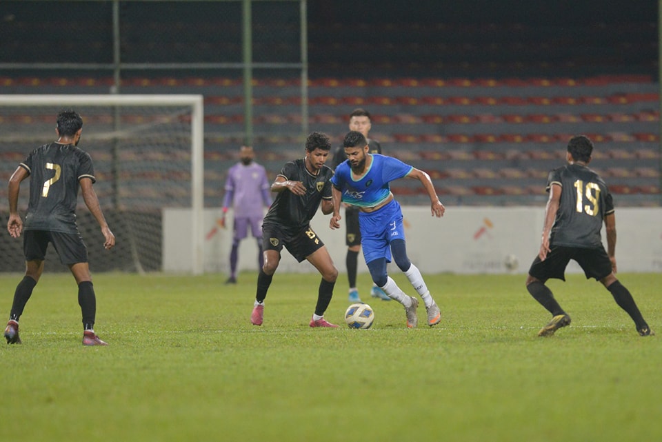 ފަހަތުންއަރާ ސަސް ބަލިކޮށް, އީގަލްސްގެ ފެށުން ރަނގަޅުކޮށްފި