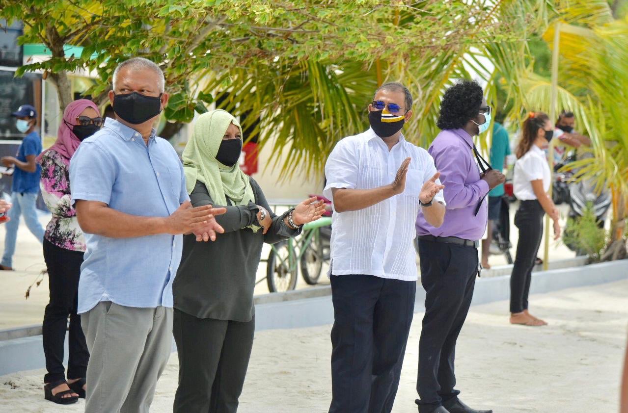 ރިސޯޓް މުވައްޒަފުންނަށް ރެޒިޑެންޓްސް ހެދުމުގެ ވިސްނުން އެބަހުރި: މިނިސްޓަރު