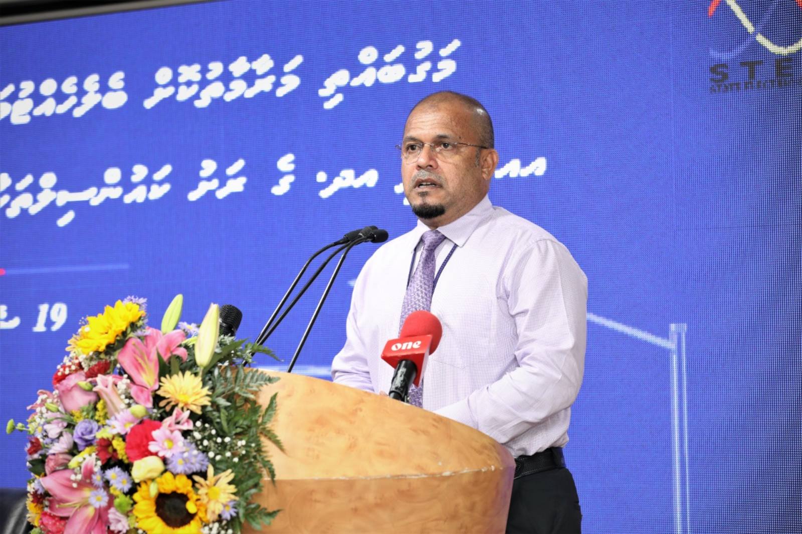 ލާމަރުކަޒީ ގާނޫނަށް ގެނައި އިސްލާހުތަކުންވެސް ރައީސް ޞާލިޙްގެ ހިކުމަތްތެރިކަން އެނގިގެންދޭ: ޝަރީފް