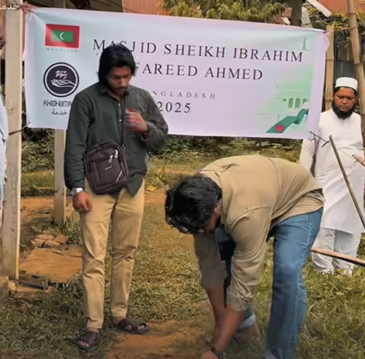 ފަރީދުގެ ހަނދާނުގައި ބިނާކުރާ މިސްކިތުގެ ބިންގާ އަޅައިފި