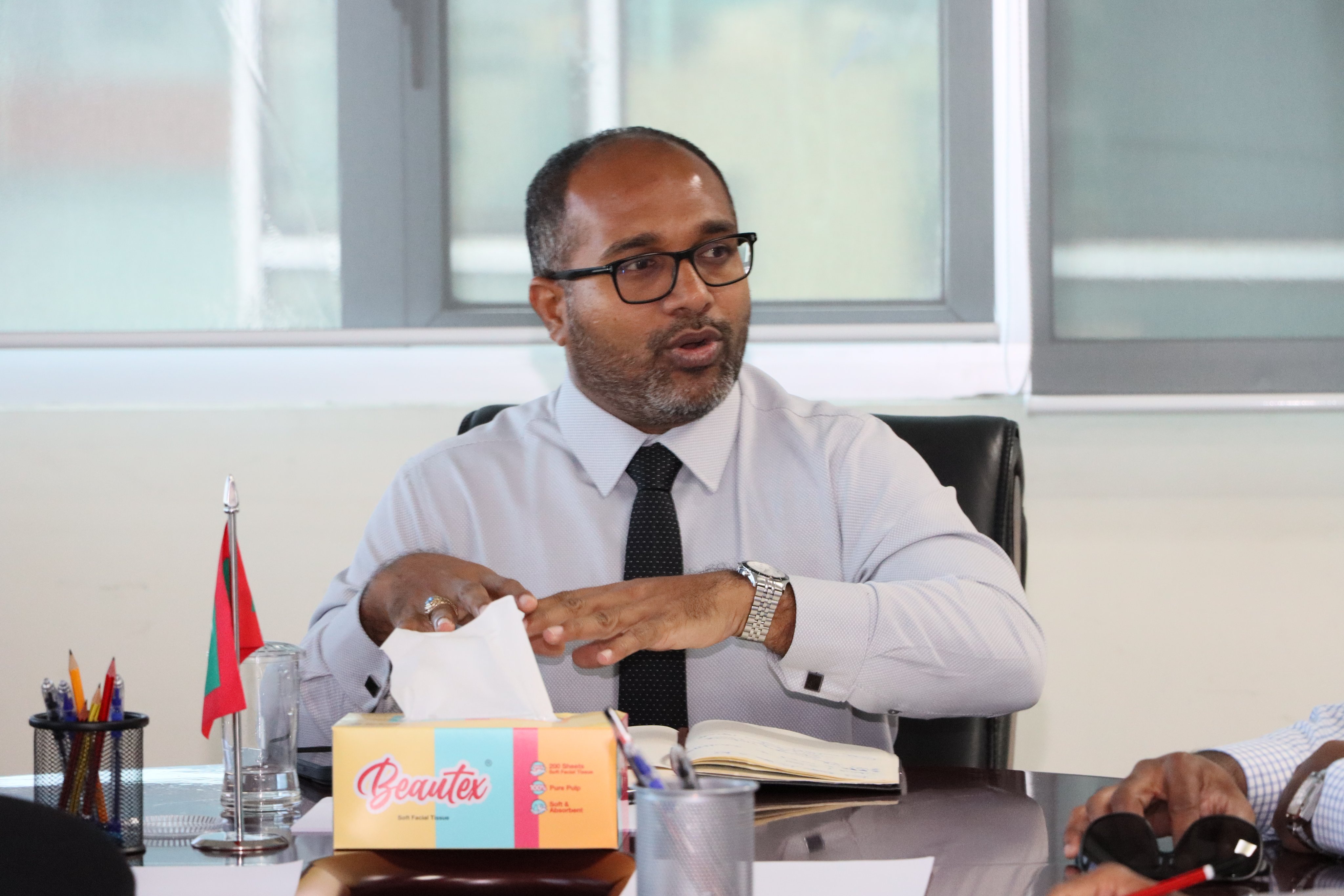 ރިޒް ޑީޕޯޓްކުރީ ސެލޫންގެ ފައިސާ އެހެން ބިދޭސީއެއްގެ އެކައުންޓަށް ޖަމާކުރުމުން: އިހުސާން