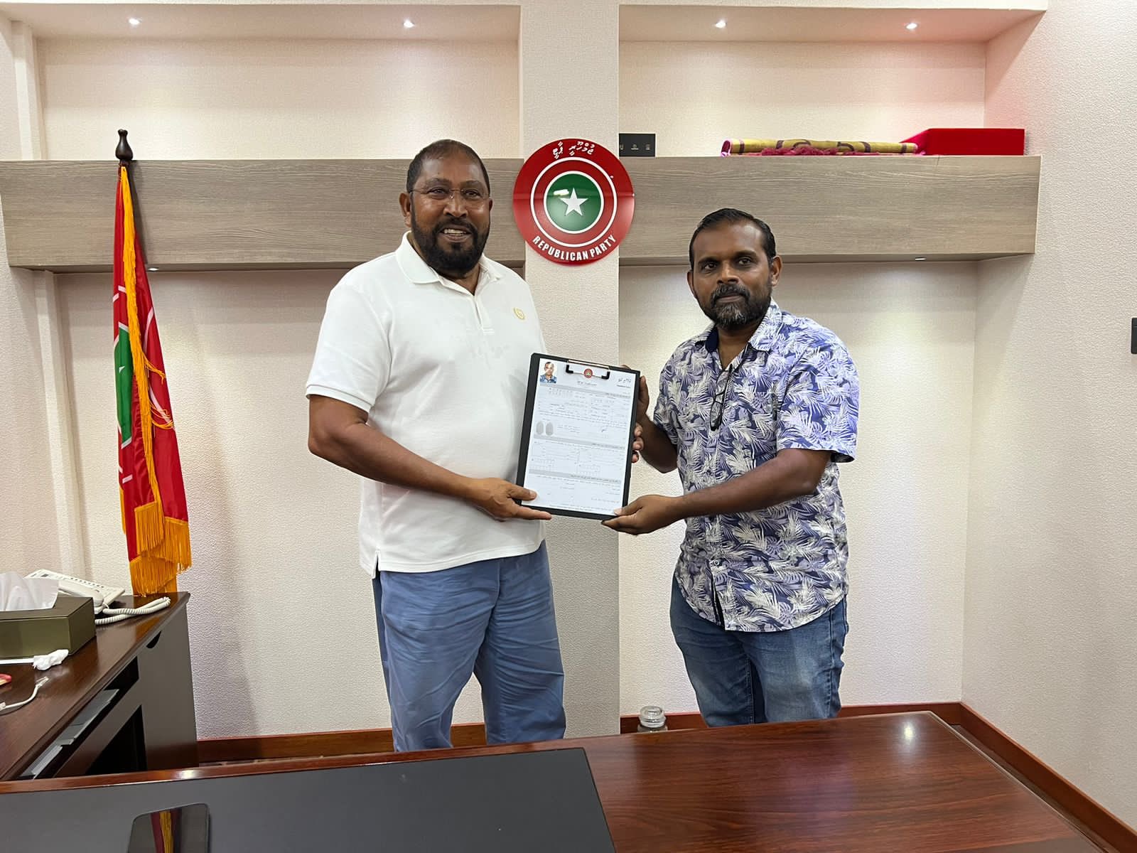 އިއްޔެ އެކަނިވެސް ޖުމްހޫރީ ޕާޓީއަށް 500 އަށްވުރެ ގިނަ މެންބަރުން