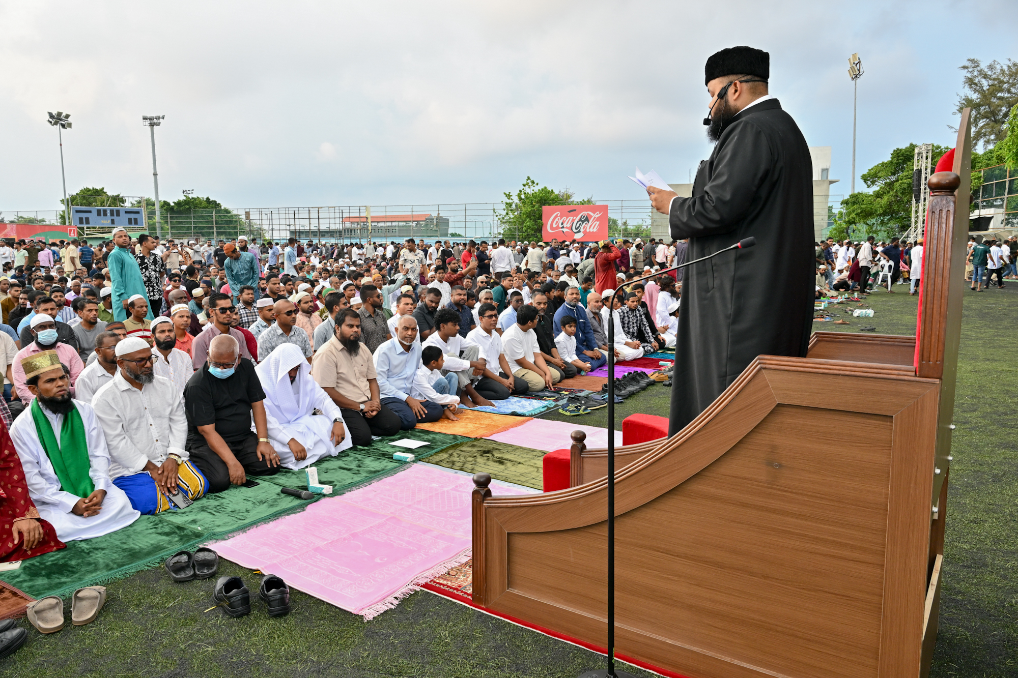 ރުޅި އާއި ހަސަދަ ފިލުވާލައި، އެއްގަލަކަށް އަރަން ހުތުބާގައި ގޮވާލައިފި