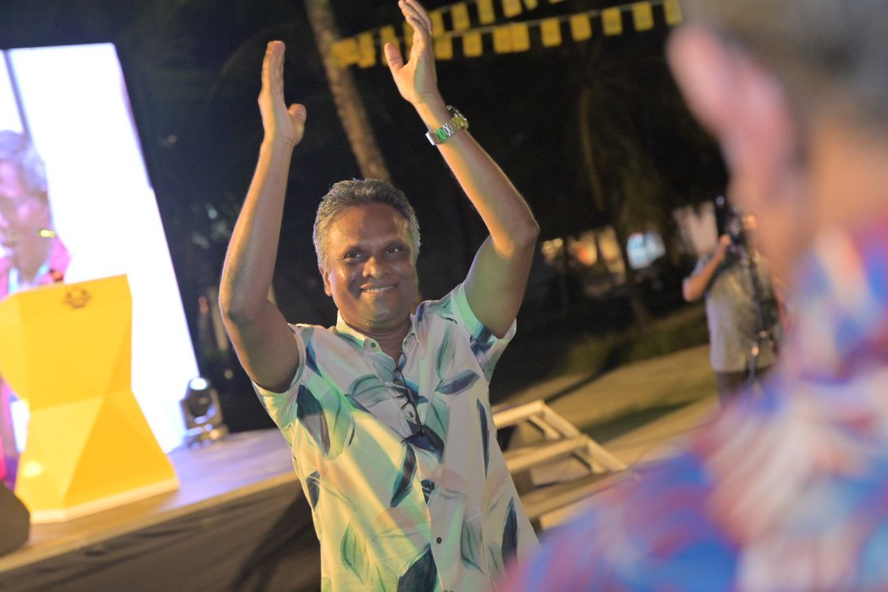 ފުށިދިއްގަރު ފަޅު ހިއްކަން ފެށުމަކީ މާލޭގެ ރައްޔިތުންގެ މޫނުމަތީގައި ޖެހި ތަފާލެއް: އާޒިމް