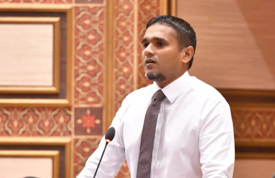 ނަޝީދު ޕާޓީގެ ޕްރައިމަރީގައި އިލްޔާސް ލަބީބު ވާދަކުރައްވަނީ