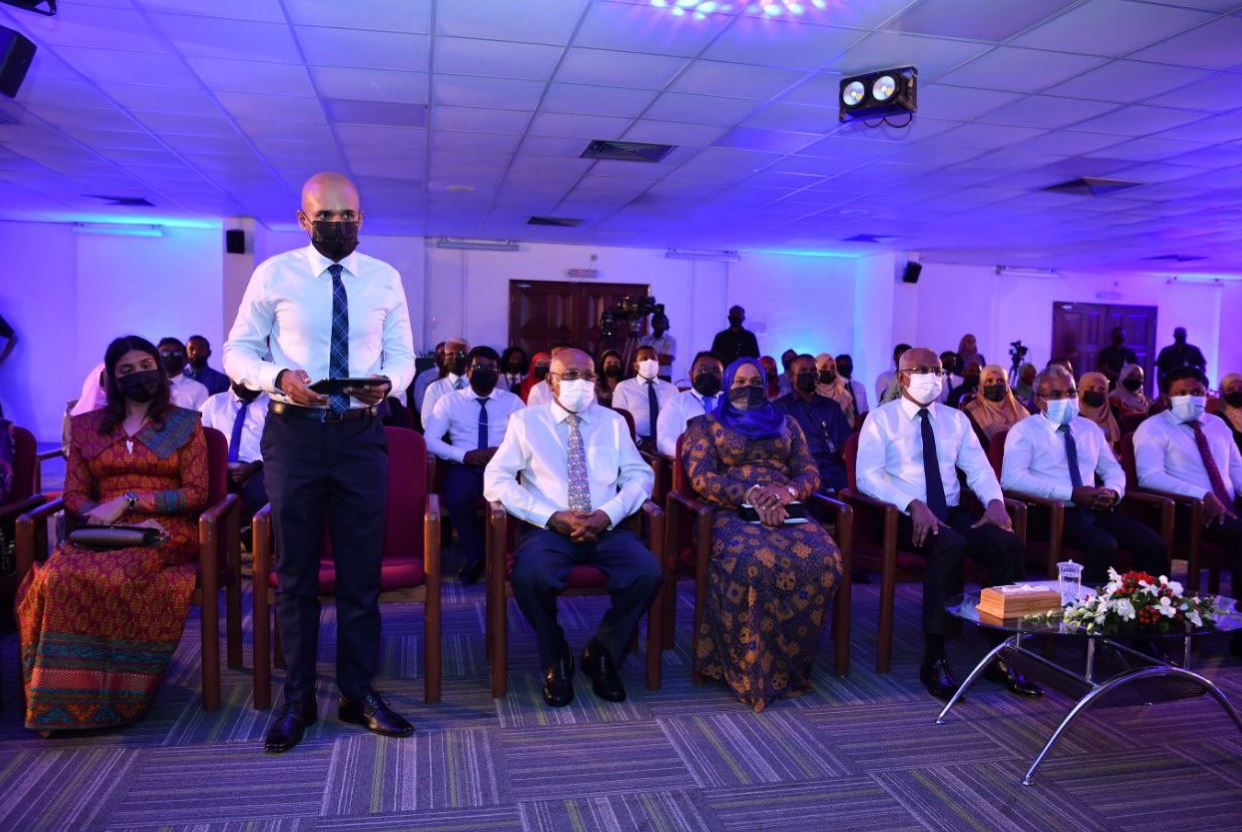 އިންސާނީ ހައްގުތަކަށް އިހްތިރާމްކުރާ ވިޔަފާރިތަކަށް ޚާއްޞަ އެވޯޑެއް