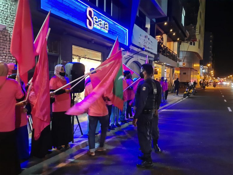 އިދިކޮޅު ކޯލިޝަންގެ މުޒާހަރާގައި ހަމަނުޖެހުން ހިގައި ބަޔަކަށް އަނިޔާވެއްޖެ