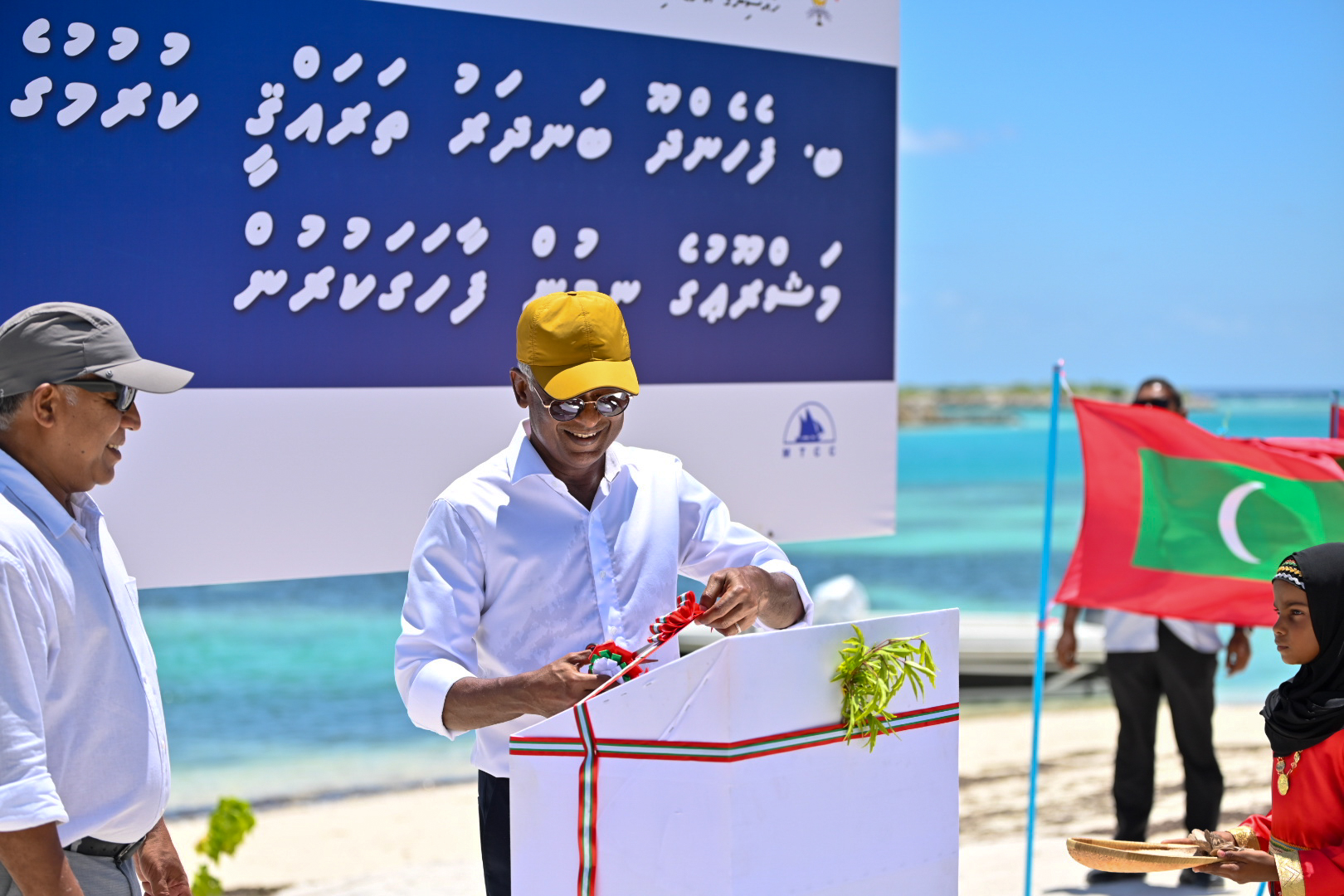 ފުޅަދޫއާއި ފެހެންދޫގައި ހިންގާފައިވާ ބައެއް މަޝްރޫޢުތަކުގެ ނިމުން ފާހަގަކޮށްފި