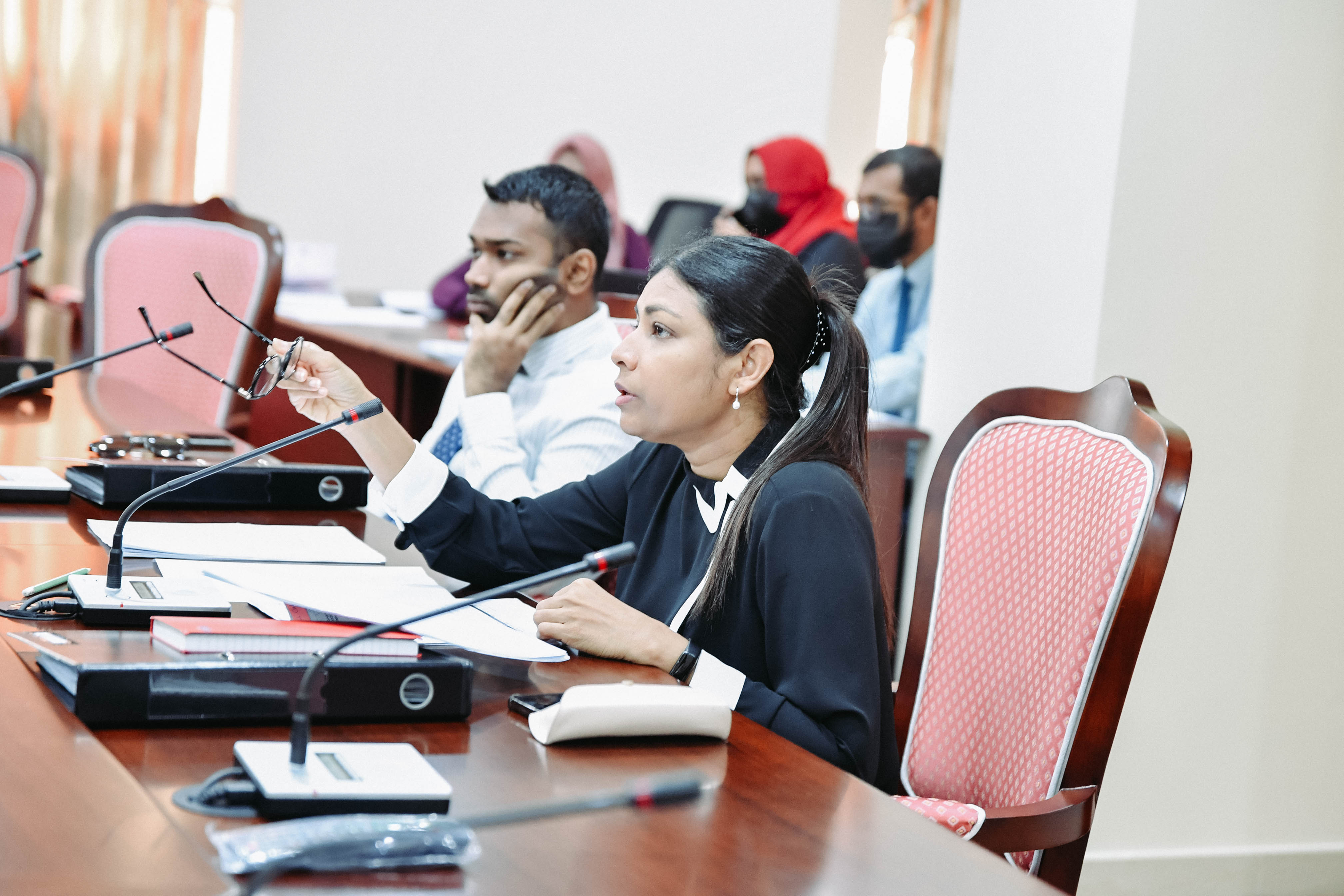 ލިޔުމުން ޖަވާބުދާރީވާން އޭސީސީގެ މެންބަރުންނަށް ފަސް ދުވަސް