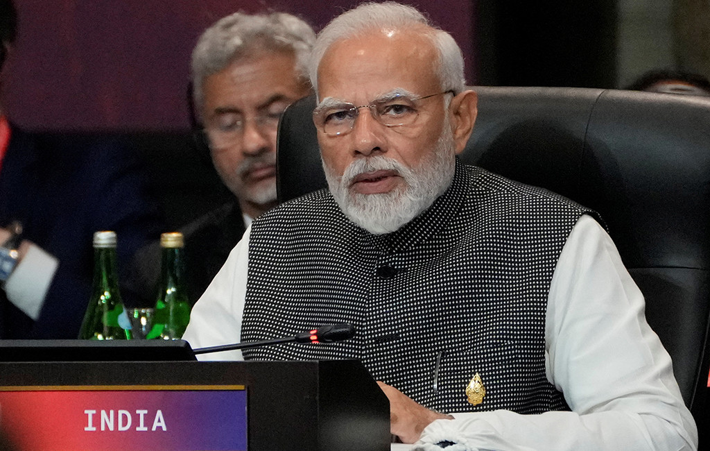 ރަޝިޔާ ޔޫކްރޭންގެ ކޯޅުން ނިމުމަކަށް ގެނައުމަށް މޯދީ ގޮވާލައްވައިފި