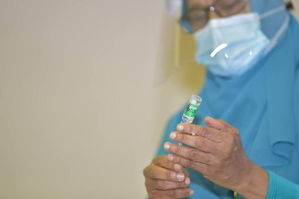 20 އަހަރުން މަތީގެ މީހުންނަށް ވެކްސިން ދޭން ފަށައިފި