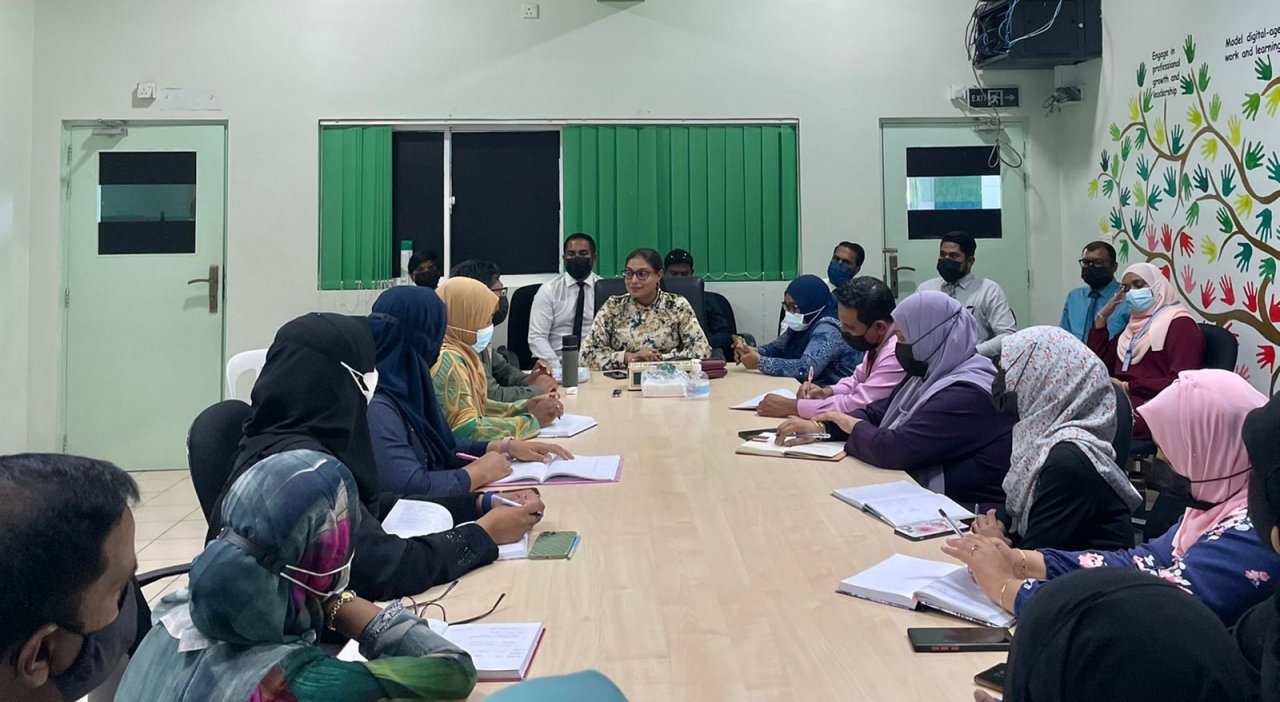 މިނިސްޓްރީން މޫނުބުރުގާއާގުޅޭ ވާހަކައެއް ނުދައްކާ؛ އެންގީ ޔުނީފޯމަށް އެއްވެސް ބަދަލެއް ނާންނަ ވާހަކަ