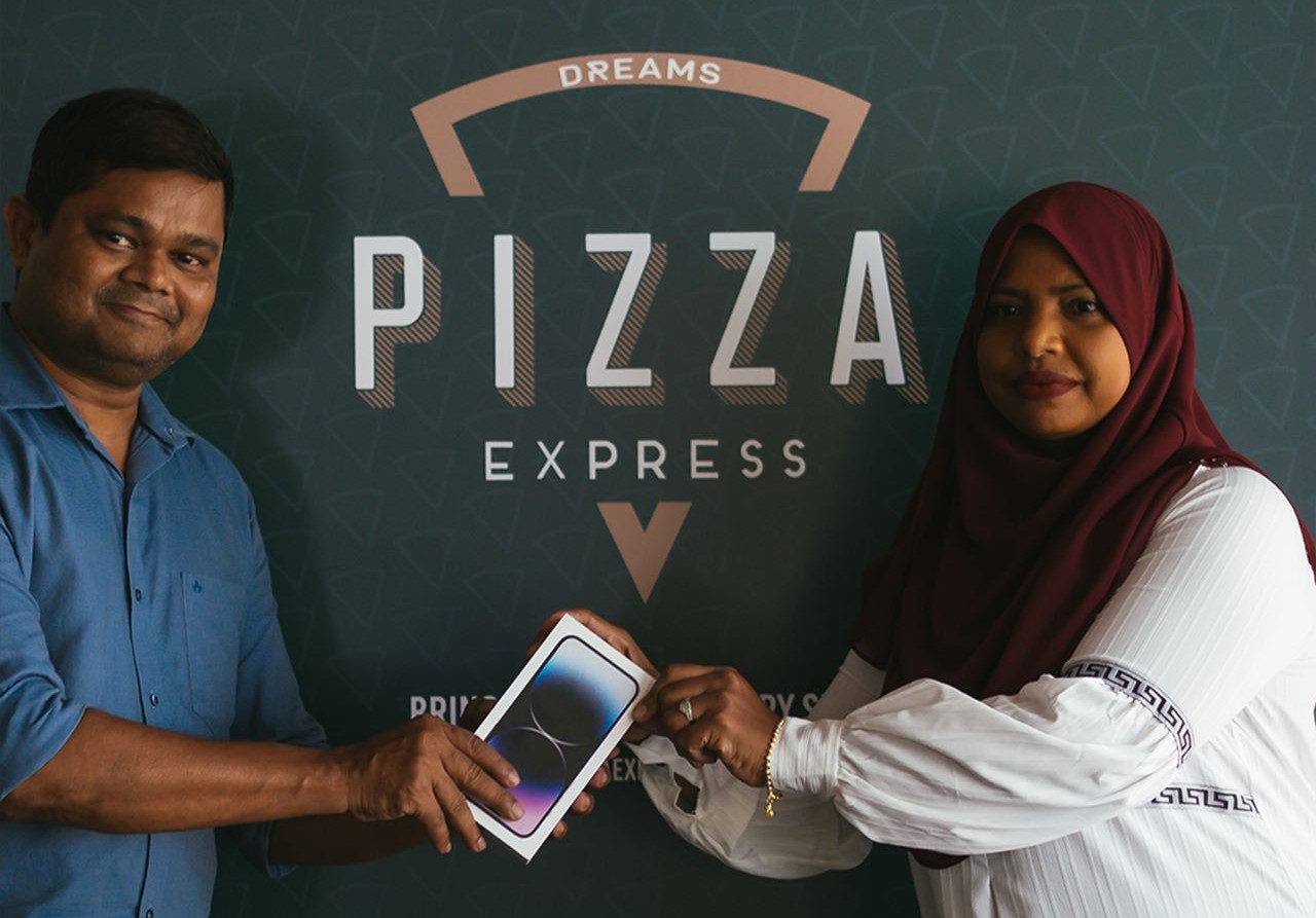 ޕިއްޒާ އެކްސްޕްރެސްގެ ޚާއްޞަ ގިވްއަވޭގެ ނަސީބުވެރިޔާ ހޮވައިފި