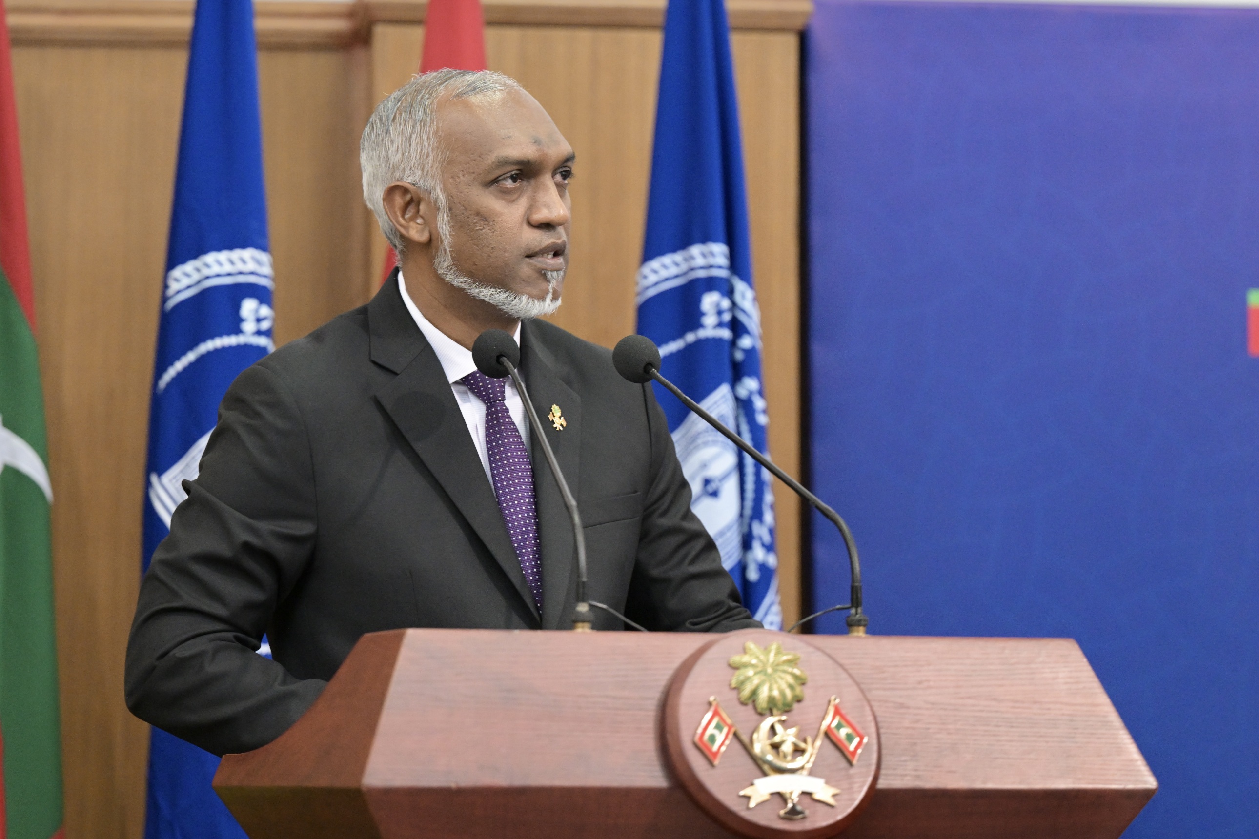 ދިރާސާކުރުމަށް ލޯބިކުރާ މުޖުތަމަޢެއް ބިނާކުރުމަށް މަސައްކަތް ކުރާނަން: ރައީސް