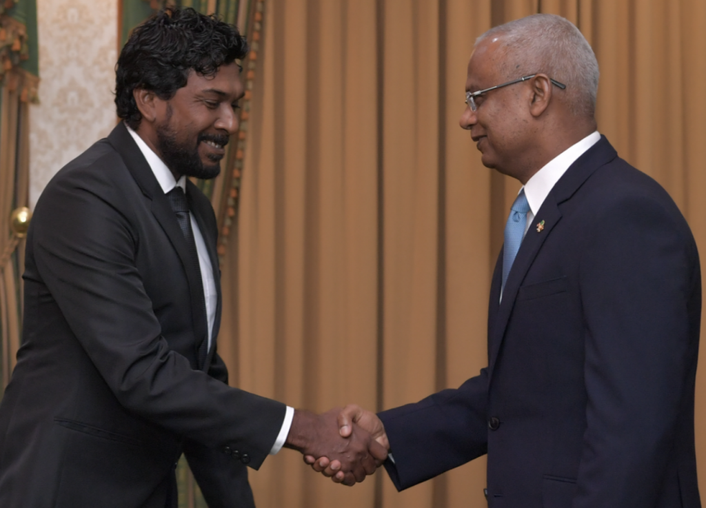 ބްރޯޑްކޮމްގެ މެންބަރުކަމުން ގައިސް އިސްތިއުފާ ދެއްވައިފި