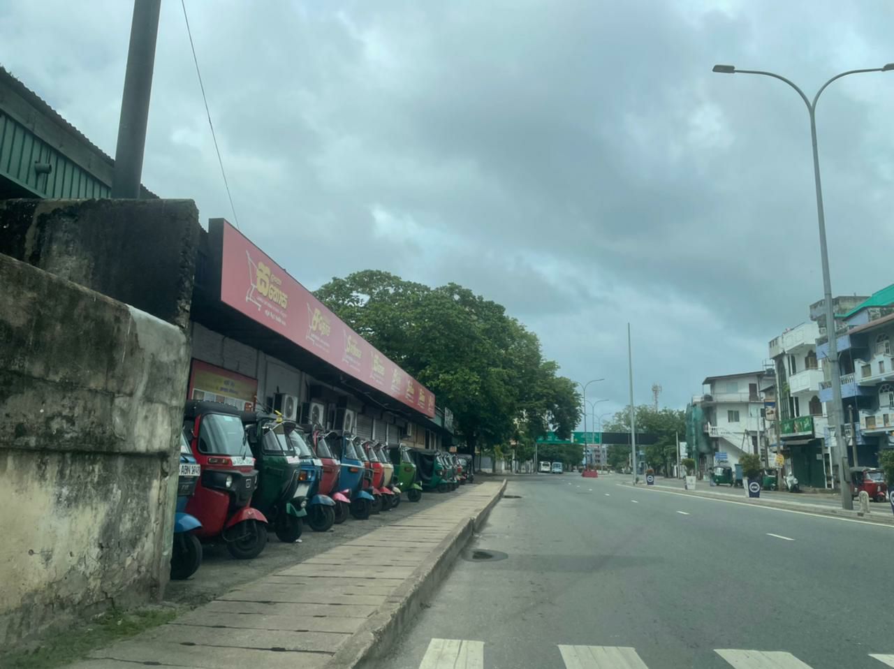 ލޮކްޑައުންގެ މުއްދަތު އިތުރުކޮށްފިނަމަ ބޮޑެތި ގޮންޖެހުންތަކެއް ކުރިމަތިވެދާނެ: ރައީސް