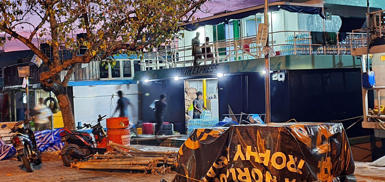 މާލޭގެ މާރުކޭޓުތައް ޑިސްއިންފެކްޓު ކުރަން ގޮޅިތައް ހުސްކުރަން އަންގައިފި