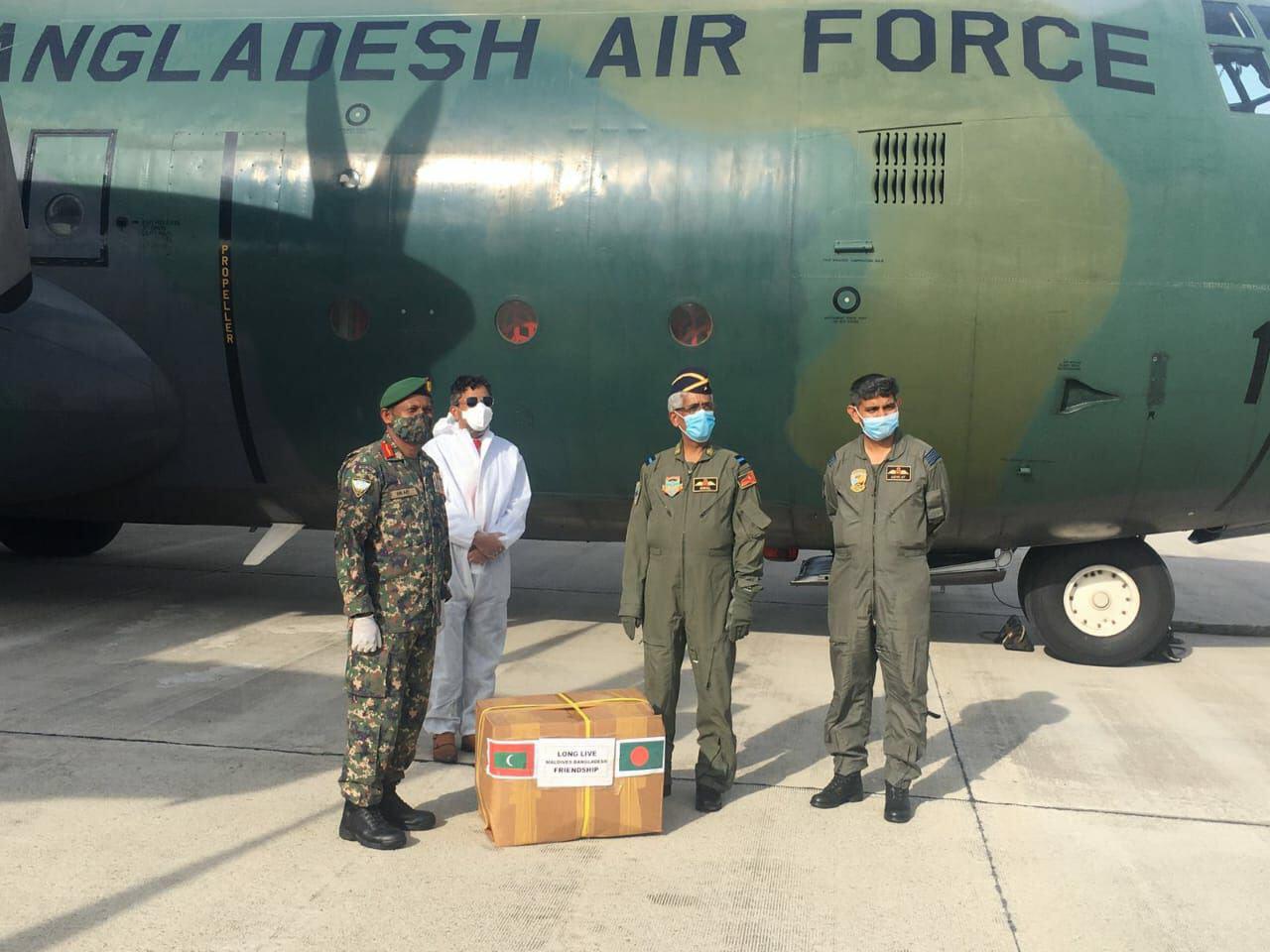 ކޮވިޑް-19: ބަނގްލަދޭޝްއިން ރާއްޖެއަށް އިތުރު 9 ޓަނުގެ ބޭހާއި ކާބޯތަކެތީގެ އެހީ ދީފި