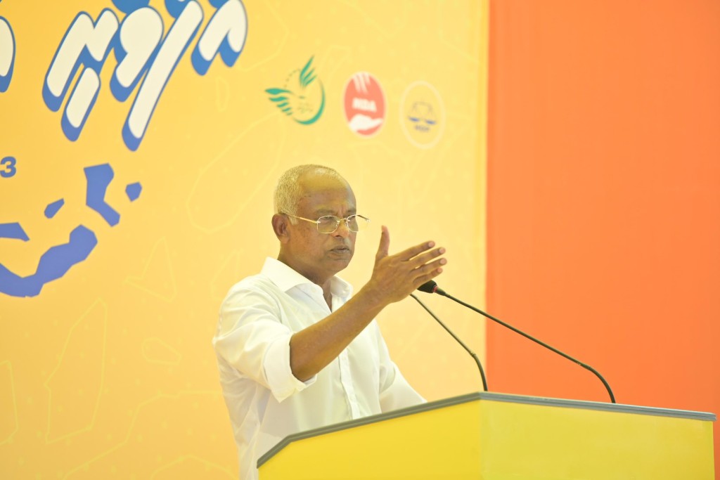 ޔާމިން ސަރުކާރުގައި މުވައްސަސާތަކަށް ސިޔާސީ ބާރާއި ނުފޫޒު ފޯރުވި މިންވަރު މިއަދު ހަނދާނަށް ގެންނަންޖެހޭ: ރައީސް