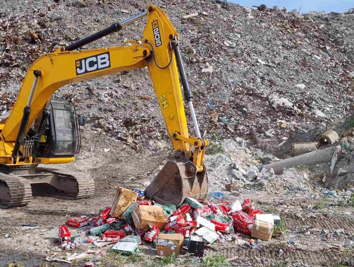 ކަސްޓަމުގެ ބެލުމުގެ ދަށުގައިހުރި ގިނަ ބާވަތްތަކެއްގެ ސާމާނު ނައްތާލައިފި