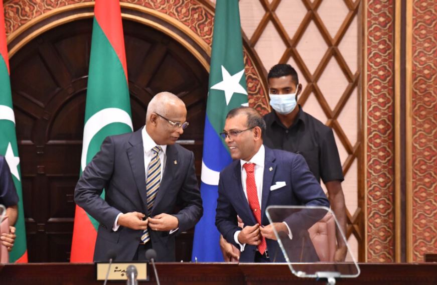ރަހުނަކާއި ނުލާ ލޯނު ދޭނެކަމަށް ނަޝީދު ވިދާޅުވުމުން ރައީސް ވިދާޅުވީ މިހާރުވެސް އެގޮތަށް ލޯނު ލިބޭނެކަމަށް
