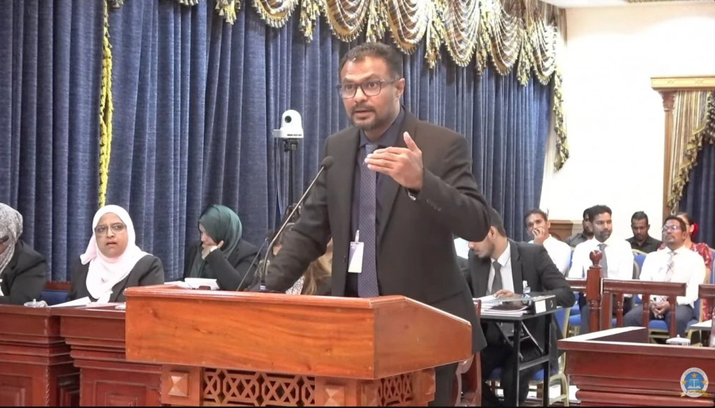 ޑރ. މުޢިއްޒު ހުވާކުރައްވާ ޖަލްސާއަށް ރައީސް ނަޝީދު ވަކިކުރުން އެޖެންޑާކުރަން ޖެހޭނެ: އެމްޑީޕީ