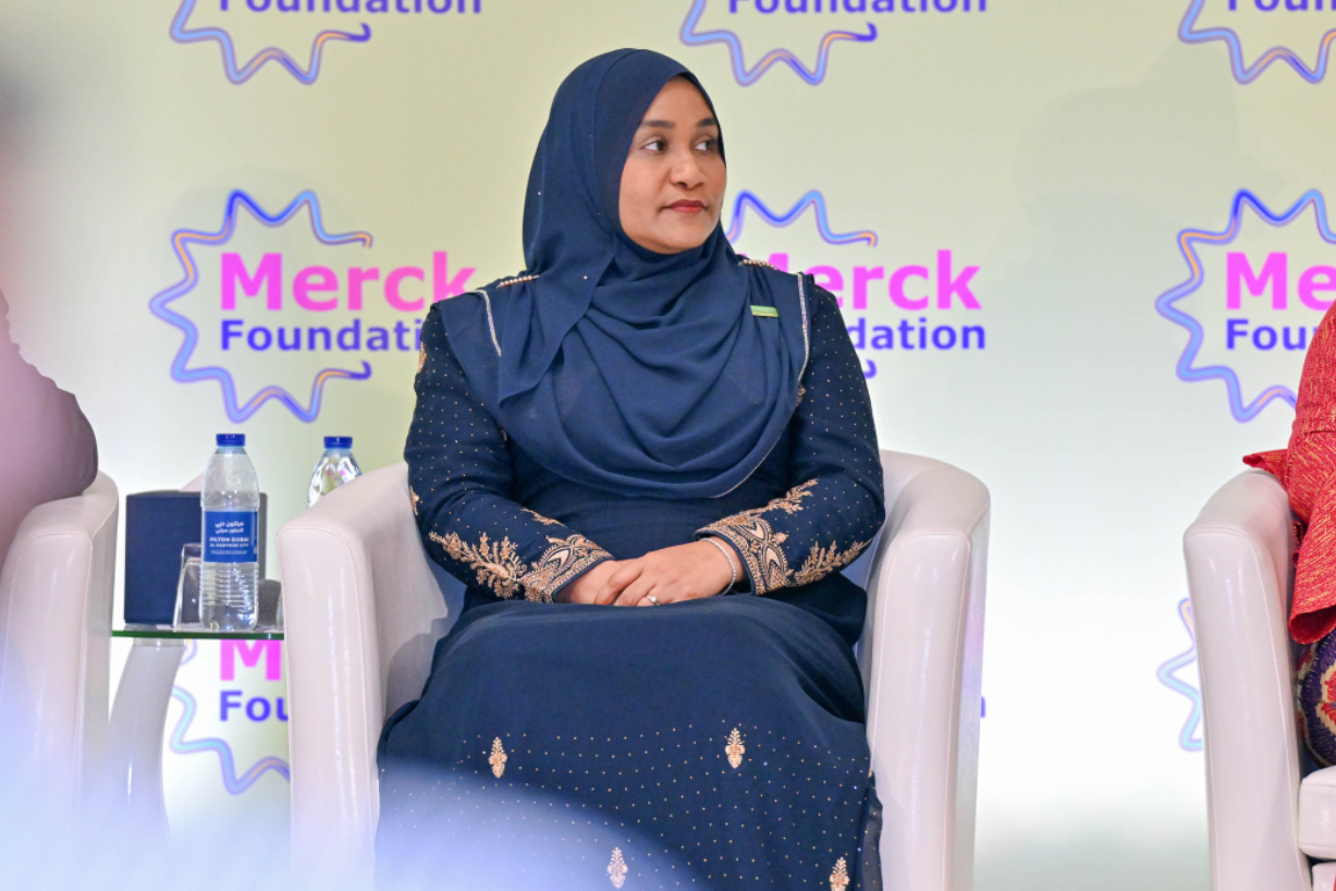 ދަރިމައިވުމުގެ ފަރުވާއާ ގުޅޭ ސްކޮލަޝިޕްތަކެއް ދިވެހި ޑޮކްޓަރުންނަށް