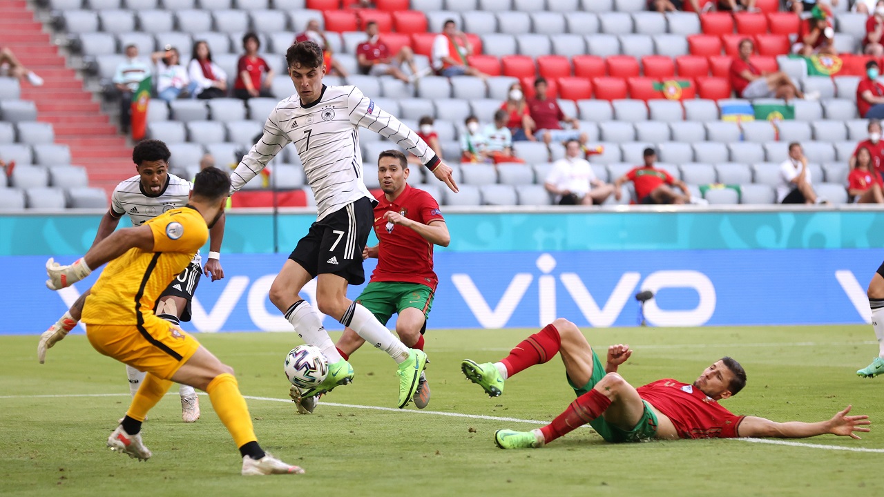 ޔޫރޯ 2020: ޕޯޗުގަލް ބަލިކޮށް ޖަރުމަނުން ހިންދެމިލައިފި