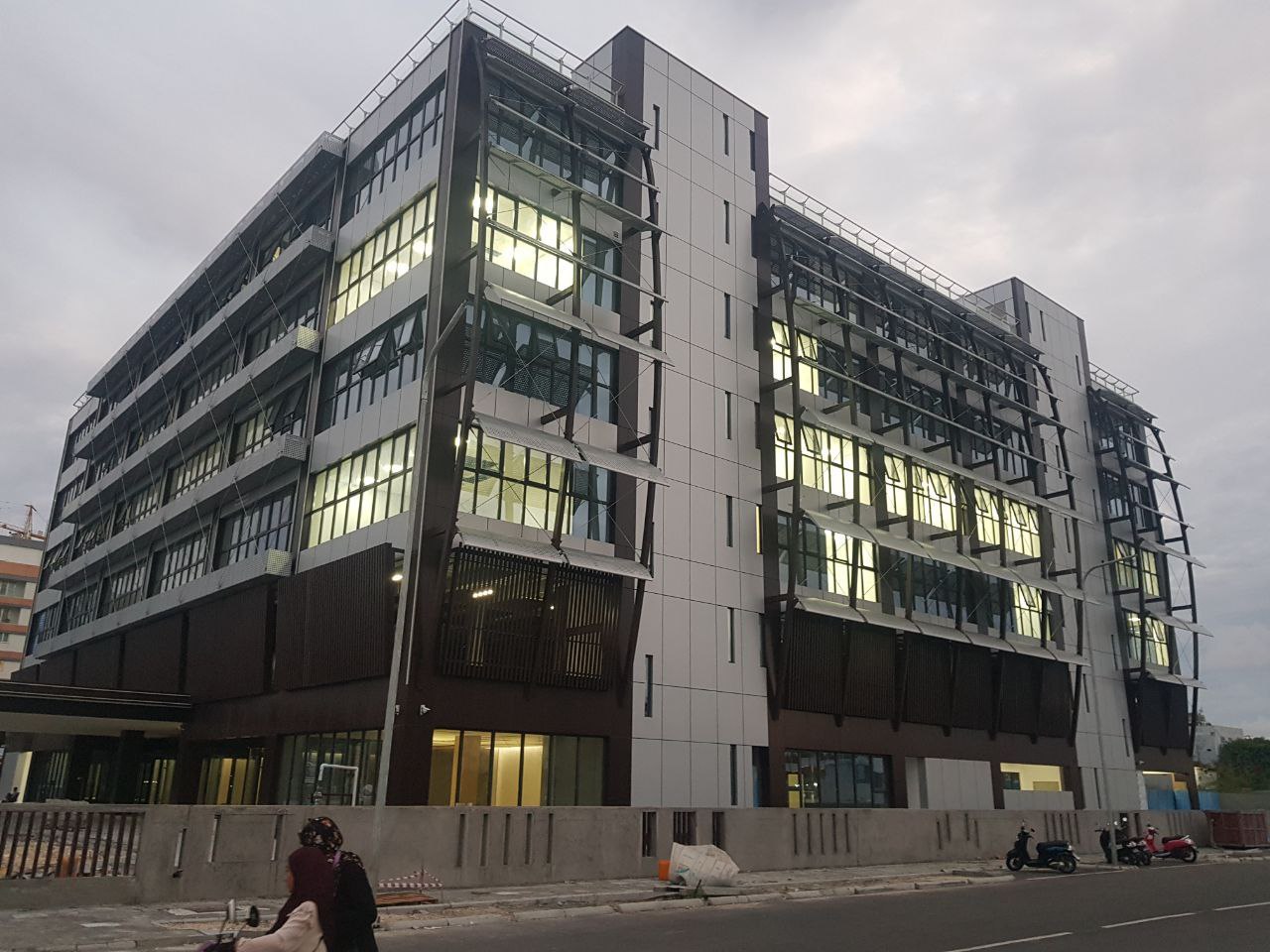 ހުޅުމާލޭގައި އިމާރާތްކުރި ސަރުކާރުގެ އޮފީސް ޢިމާރާތް ހުޅުވައިފި