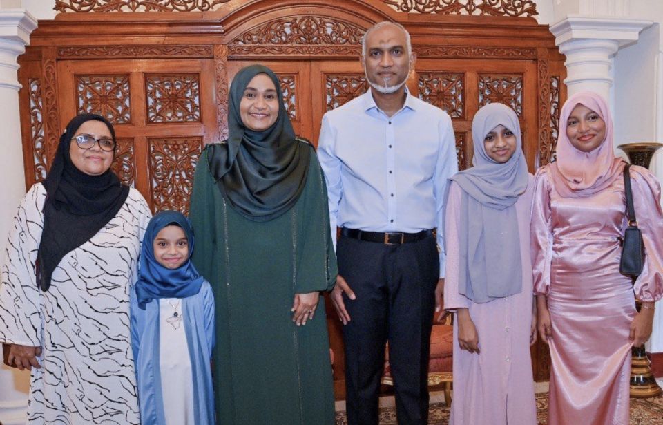 މި އީދުގައިވެސް ރައީސްގެ ދެކަނބަލުންގެ އީދު ސަލާމްކުރެއްވުން އޮންނާނެ