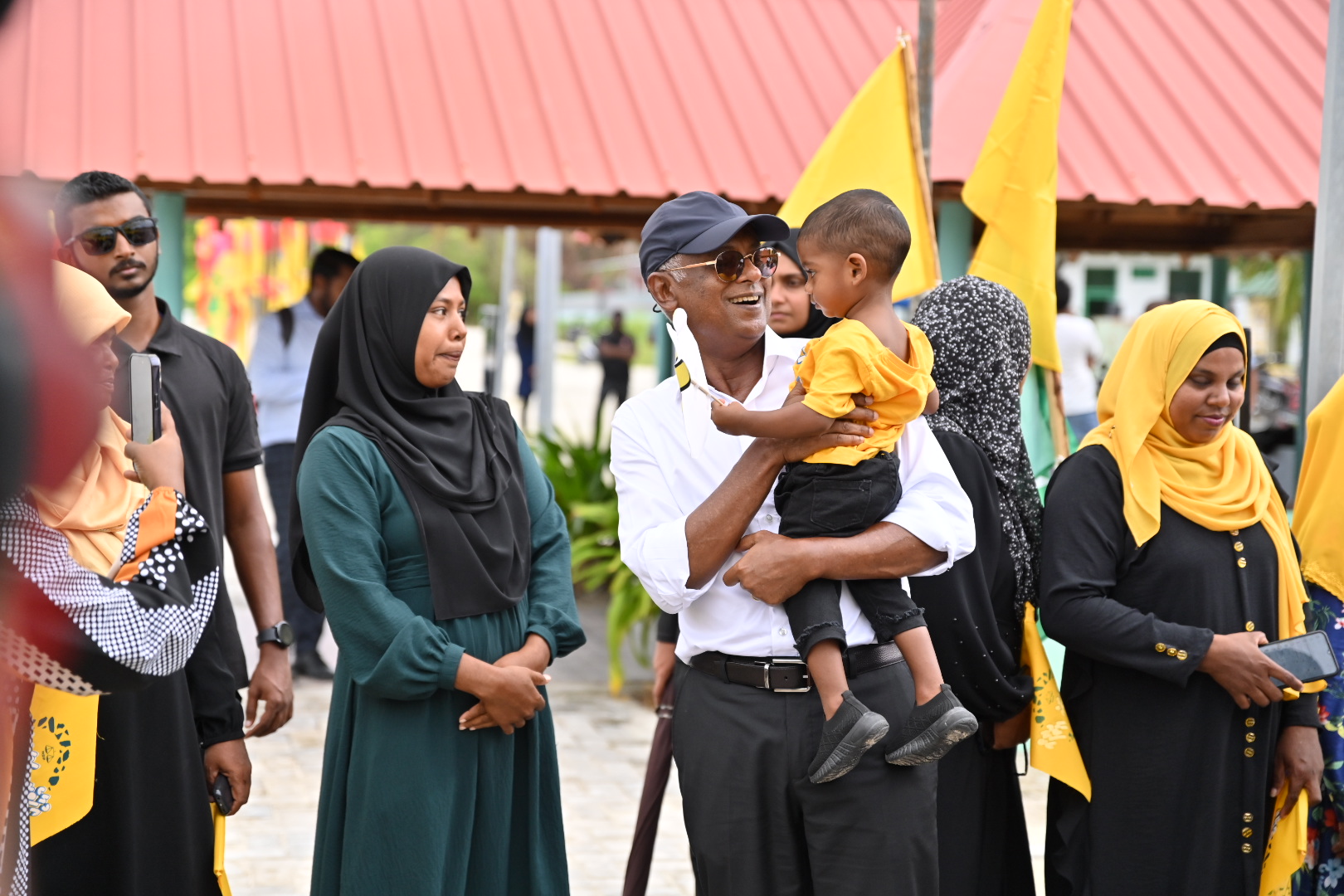 އަޅުގަނޑާއި ވާދަކުރާ ކެންޑިޑޭޓުން ރާއްޖެތެރޭ މީހުންނަށް އަޅައެެއް ނުލާނެ: ރައީސް