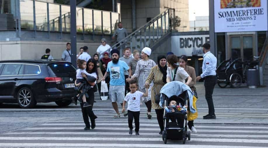 ޑެންމާކުގެ ބޮޑު ޝޮޕިން މޯލަކަށް މީހަކު ބަޑިން ދިން ހަމަލާއެއްގައި ތިން މީހަކު މަރުވެއްޖެ