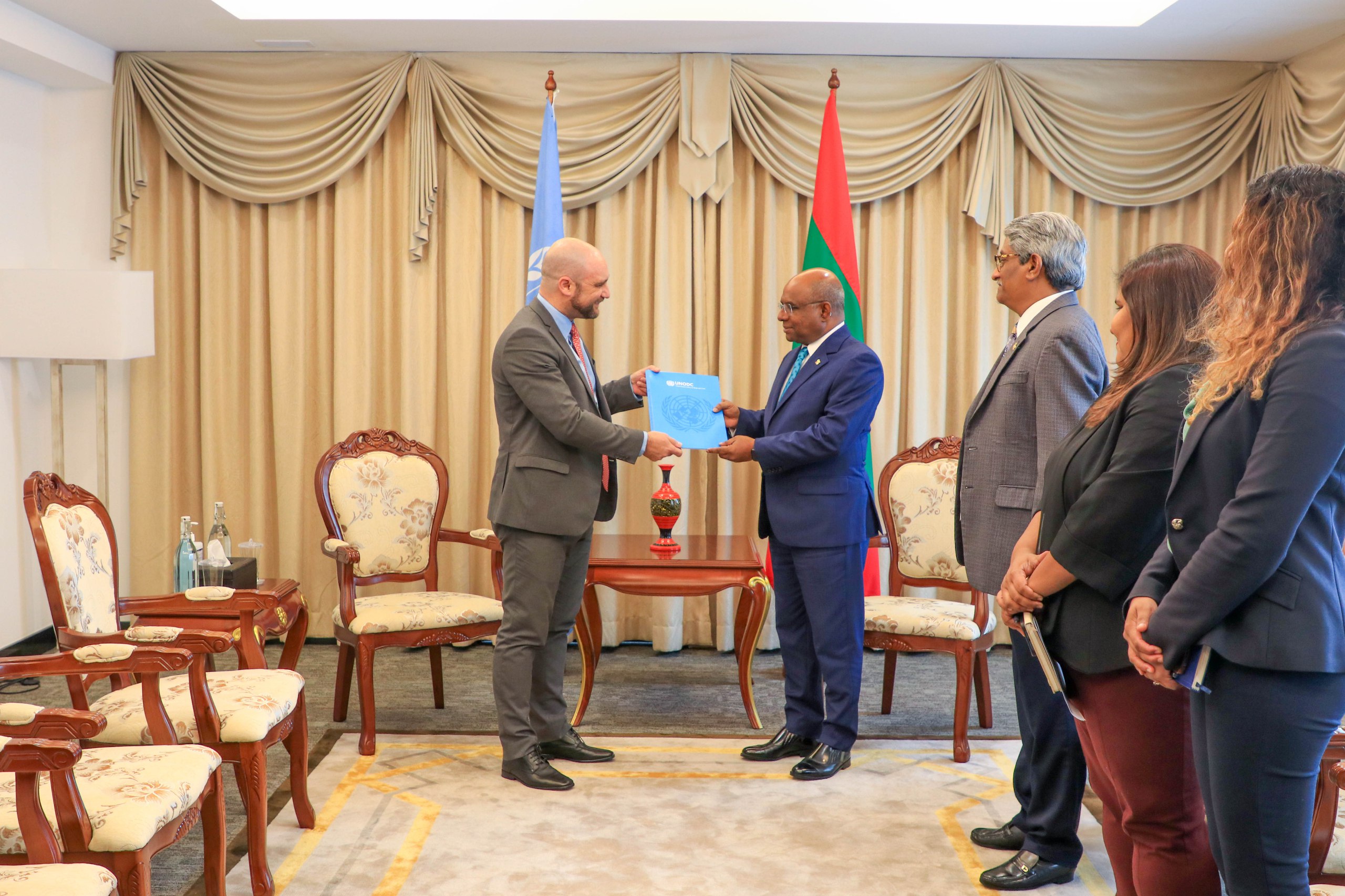 ޔޫއެންއޯޑީސީން މި ސަރަހައްދަށް ކަނޑައެޅި އައު މަންދޫބު ފަތްކޮޅު އަރުވައިފި