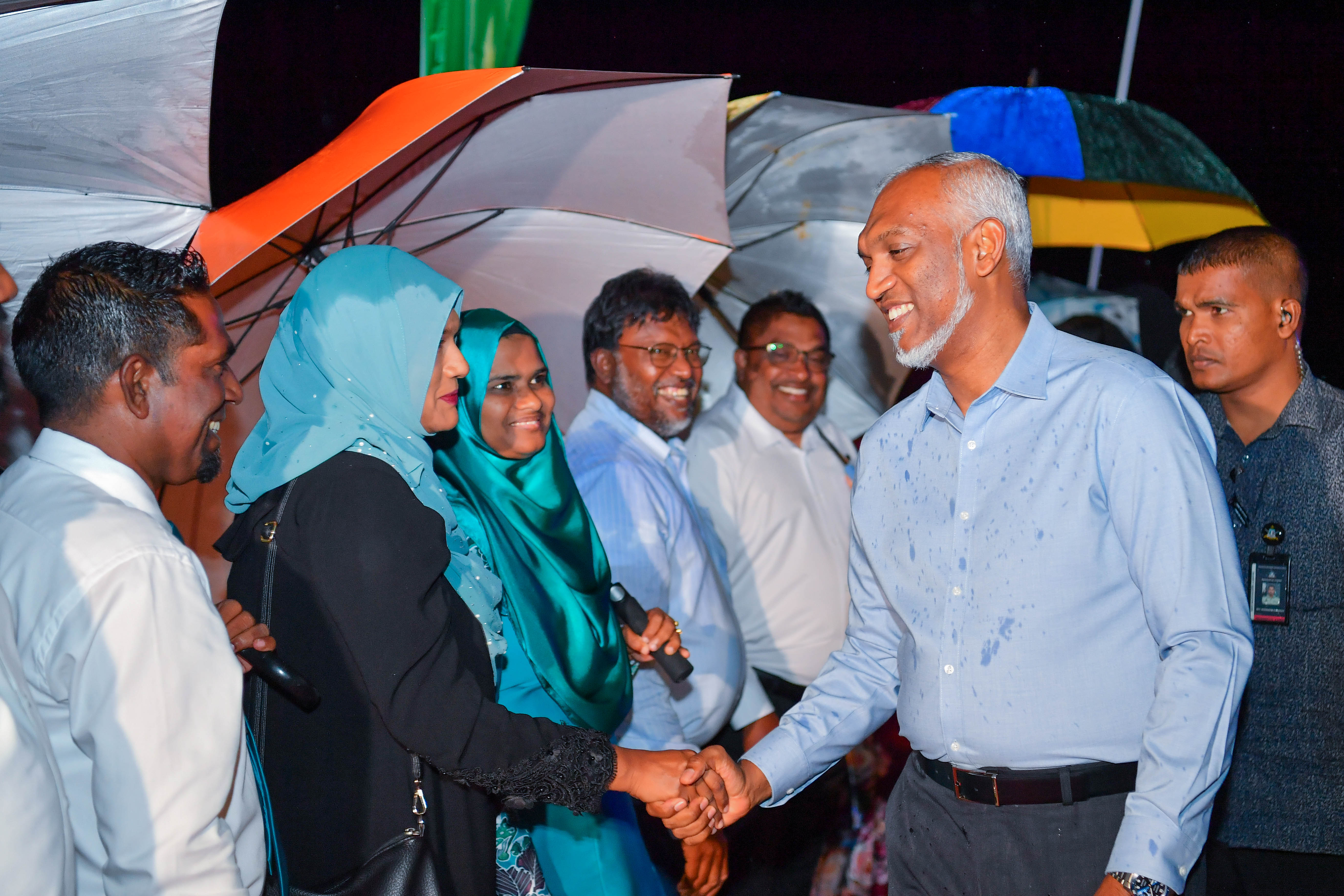 ސިޔާސީ ވިސްނުމެއްގެ ސަބަބުން ރައްޔިތެއްގެ ވަޒީފާއަށް އެއްވެސް ނުރައްކަލެއް ނާންނާނެ: ރައީސް