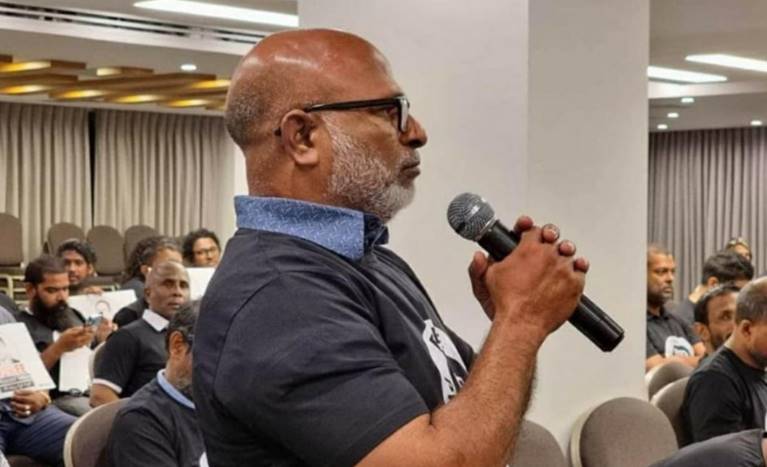 ސަމަދުބެ ބޭސްފަރުވާއަށް އިންޑިއާއަށް ގޮސް ހުއްޓާ އިމިގްރޭޝަނުން ހިފައްޓައިފި!