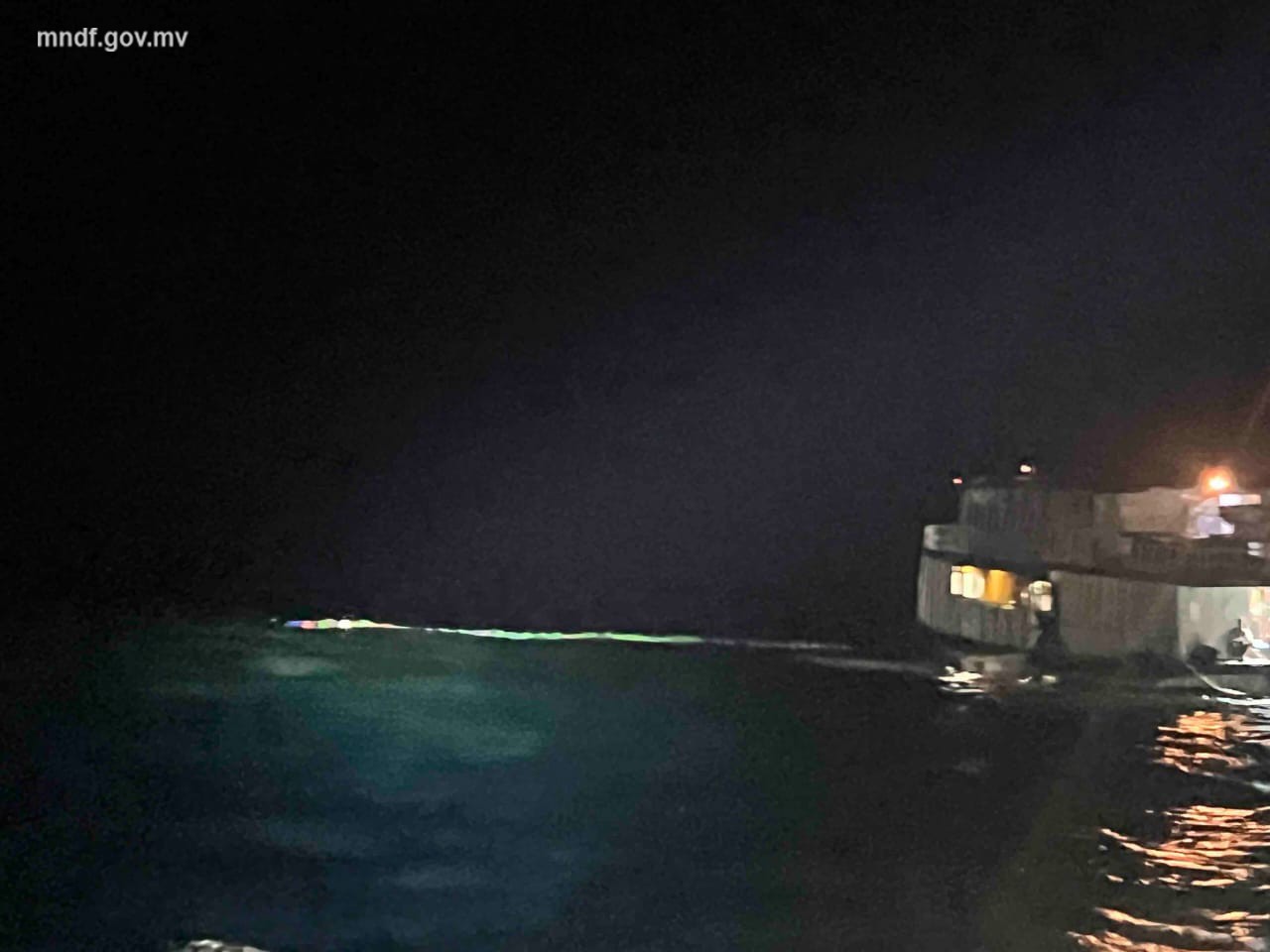 ފަރަށް އެެރި ބޯޓު ފުންކޮށްފި