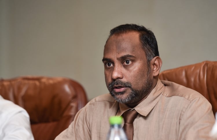 ކުރީގެ މިނިސްޓަރު ޒިޔާދުގެ މައްޗަށް ކުރާ ދައުވާގެ ޝަރީއަތް މާދަމާ ފަށަނީ