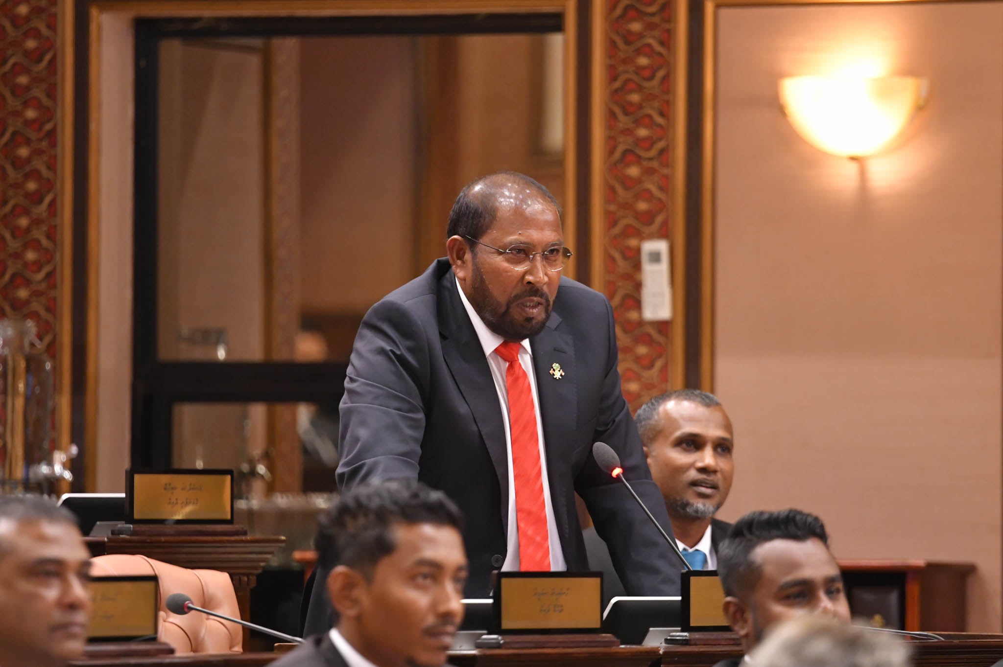 ރައްޔިތުން މިއަދު ގަރުދިޔަ އާއި ބަތް ކާންޖެހުނީ އެމްޑީޕީ ސަރުކާރުގެ ސަބަބުން: ޤާސިމް