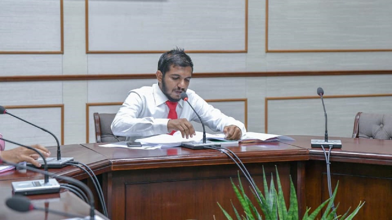 މެންބަރު އިކްރާމާއި ސިރާޖުގެ ވަރުގަދަ ބަހުގެ ހަމަލާތަކެއް